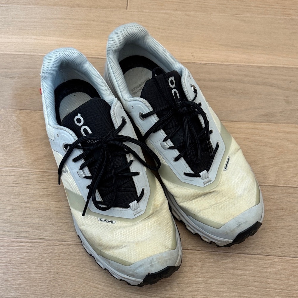On Cloud Running White and Black Women's Waterproof Sneakers
